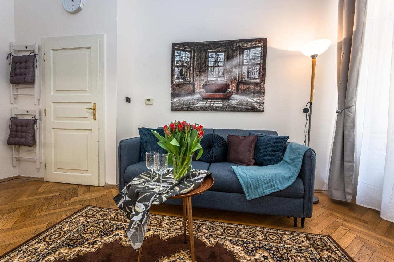 Tynska Ulicka Apartment Praha Bagian luar foto